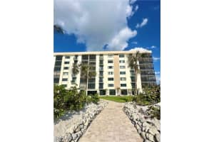 10475 Gulf Shore Drive, Naples, FL 34108 Sold 05/15/25