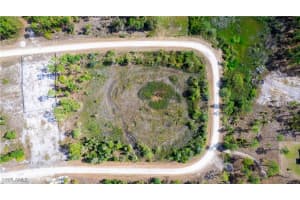 935 Winters Avenue, Lehigh Acres, FL 33974 - MLS#225034476