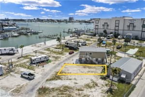 19281 #32 San Carlos Boulevard, Fort Myers Beach, FL 33931 Sold 08/06/25