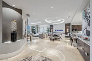 13665 Vanderbilt Dr 802, Naples