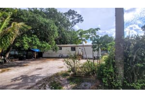 1060 Choctaw Avenue, Labelle, FL 33935 Sold 05/01/25