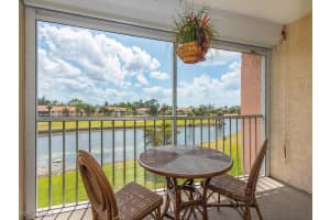 300 Forest Lakes Boulevard, Naples, FL 34105 Sold 06/05/25