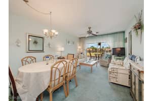 300 Forest Lakes Boulevard, Naples, FL 34105 Sold 06/05/25