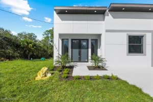 2105 11th Street, Lehigh Acres, FL 33936 Sold 05/12/25