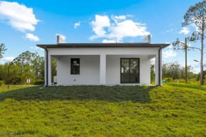 2105 11th Street, Lehigh Acres, FL 33936 Sold 05/12/25