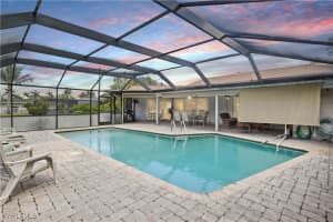 572 Bayside Drive, Fort Myers, FL 33919 - MLS#225034810