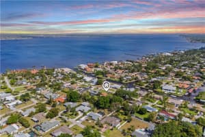572 Bayside Drive, Fort Myers, FL 33919 - MLS#225034810
