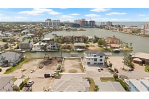 270 TRADE WINDS Avenue, Naples, FL 34108 - MLS#225034914