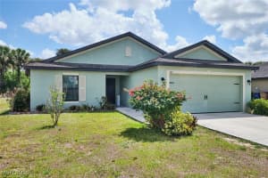125 Shadow Lakes Dr, Lehigh Acres