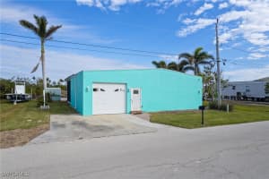3864 Royal Palm Drive, St. James City, FL 33956 Sold 04/18/25