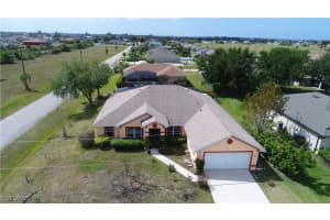914 12th Lane, Cape Coral, FL 33993 - MLS#225035376