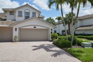 6816 Ascot Dr 102, Naples