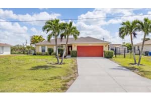 910 Allman Avenue, Lehigh Acres, FL 33971 Sold 05/15/25