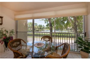5809 Glencove Dr 905, Naples