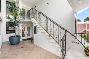 2398 Gulf Shore Boulevard, Naples, FL 34103 - MLS#225035683