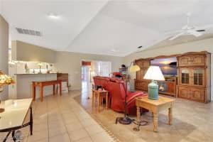 2610 6th Ave Ne Naples, FL 34120 - Off Market