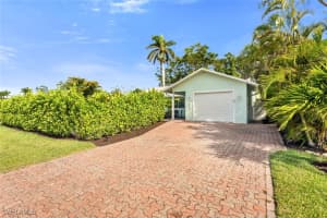 1255 Illinois Drive, Naples, FL 34103 - MLS#225035846