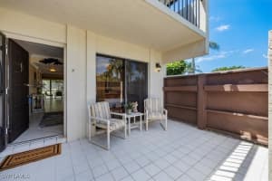 536 Lake Louise Circle, Naples, FL 34110 - MLS#225035851