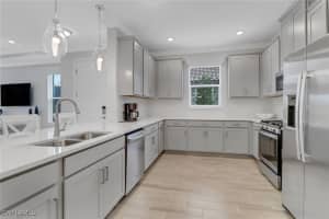 15561 Vittorio Street, Naples, FL 34114 - MLS#225035861