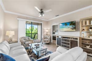 9826 Giaveno Cir 1543, Naples