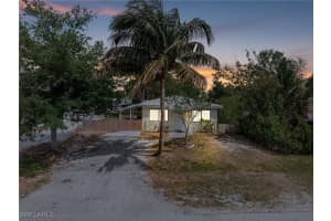 3433 Hibiscus Ave, Naples