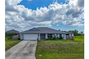 2732 3rd Terrace, Cape Coral, FL 33993 - MLS#225036053