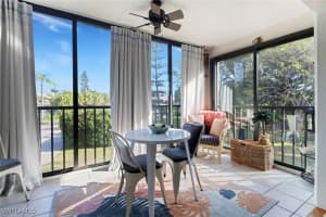 219 Fox Glen Dr 1204, Naples