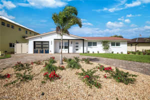 22 Palmview Blvd, Fort Myers Beach