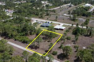 1052 Chandlee Street, Lehigh Acres, FL 33974 - MLS#225036274
