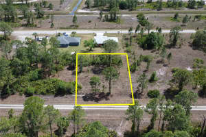 1052 Chandlee Street, Lehigh Acres, FL 33974 - MLS#225036274