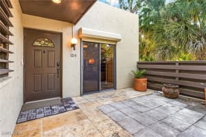 124 Pinebrook Dr, Fort Myers