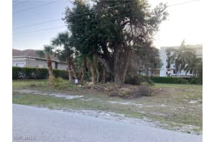 748 Seagrape Drive, Marco Island, FL 34145 - MLS#225036925