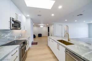 780 5th Ave S 305, Naples