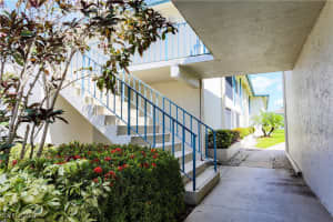 325 Charlemagne Boulevard, Naples, FL 34112 - MLS#225037333