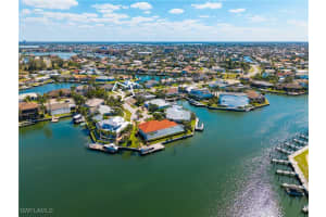 467 Kendall Drive, Marco Island, FL 34145 Sold 06/06/25