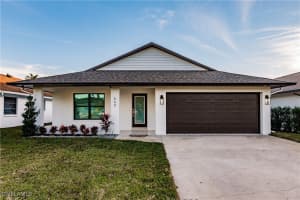 668 104th Avenue, Naples, FL 34108 - MLS#225037398