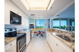 6585 Nicholas Boulevard, Naples, FL 34108 - MLS#225037418