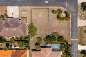 11273 Coimbra Lane, Bonita Springs, FL 34135 - MLS#225037447