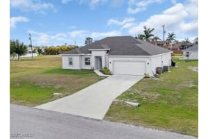 1025 7th Place, Cape Coral, FL 33993 - MLS#225037519