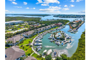 1749 Gulfstar Dr S 404, Naples