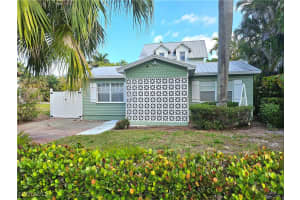 835 9th Ave S, Naples