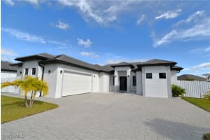 121 10th Avenue, Cape Coral, FL 33993 - MLS#225038057
