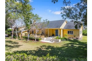 586 Yucca Road, Naples, FL 34102 - MLS#225038126