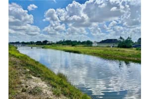 210 North Avenue, Lehigh Acres, FL 33936 Sold 05/15/25