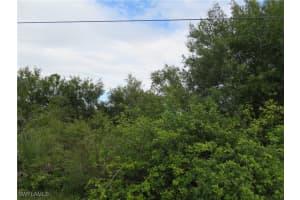 2028 Wanda Avenue, Lehigh Acres, FL 33971 Sold 10/24/25