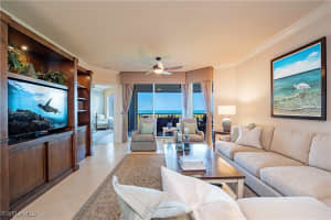 7117 Pelican Bay Boulevard, Naples, FL 34108 - MLS#225038316