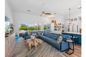 679 Seagrape Dr, Marco Island