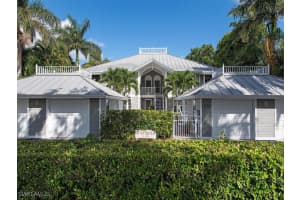 231 2nd Ave S 102, Naples