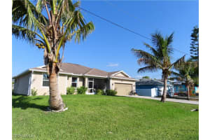 802 Felix Avenue, Lehigh Acres, FL 33971 - MLS#225038813