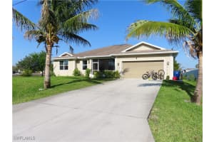 802 Felix Avenue, Lehigh Acres, FL 33971 - MLS#225038813